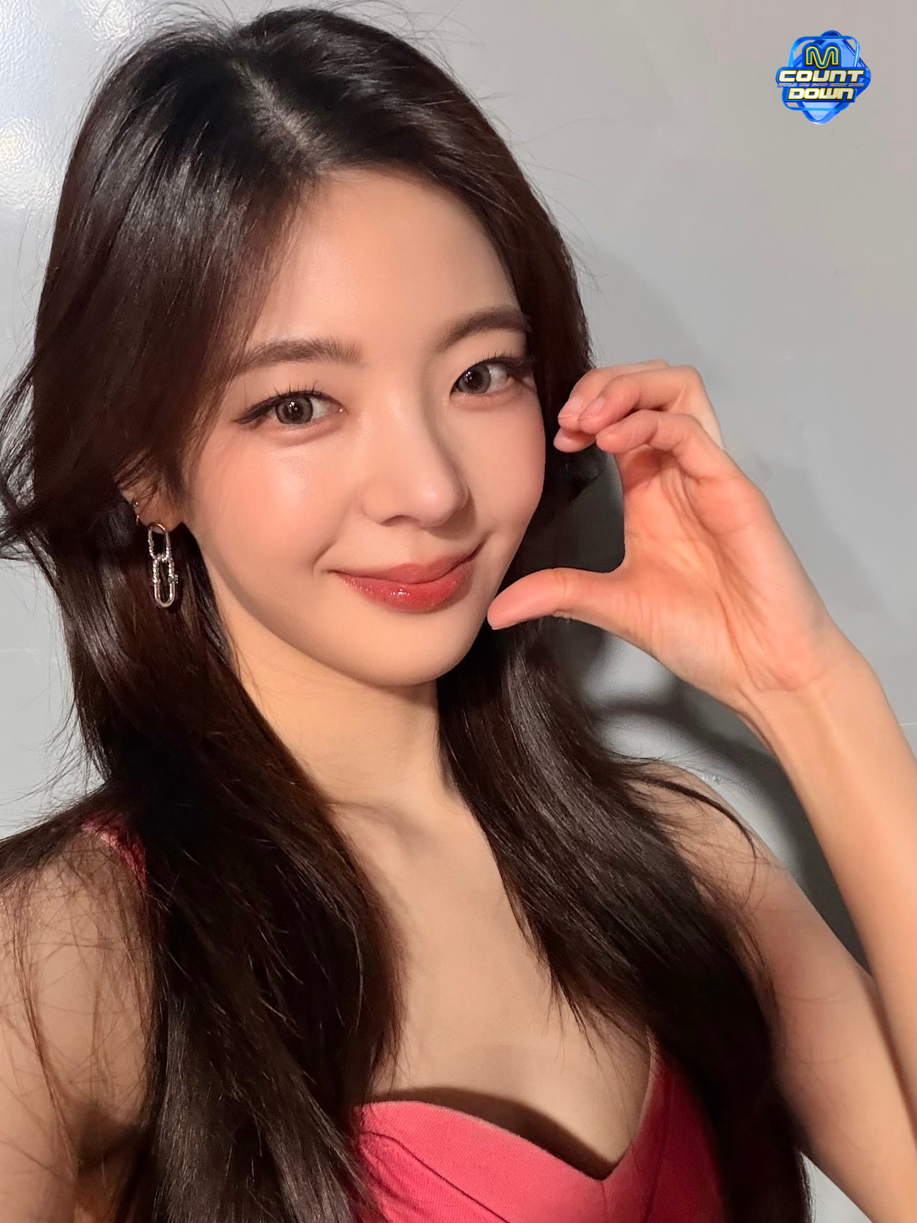 있지 리아 wearing PS019E
